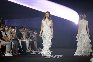 【フォト】ランウェイに登場したSHIHO　変わらぬモデル・オーラ