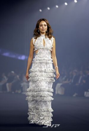 【フォト】ランウェイに登場したSHIHO　変わらぬモデル・オーラ