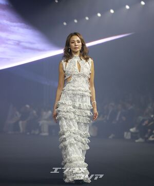 【フォト】ランウェイに登場したSHIHO　変わらぬモデル・オーラ