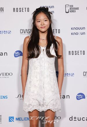 【フォト】紗蘭さん「170cm　カワイイ14歳」母SHIHOと身長並ぶ