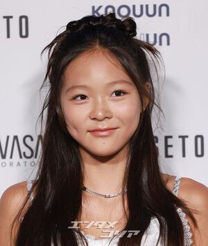 【フォト】紗蘭さん「170cm　カワイイ14歳」母SHIHOと身長並ぶ