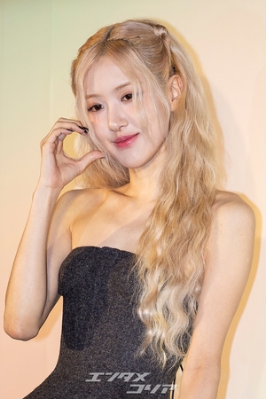 BLACKPINKロゼ&ブルーノ・マーズ『APT.』が「2025 MTV VMA」メイン部門「今年の歌」賞に