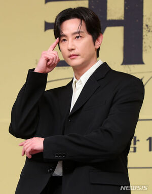 5月に結婚したクォン・ユルの妻はファン・スンオンの妹だった…リウ・イーフェイ似