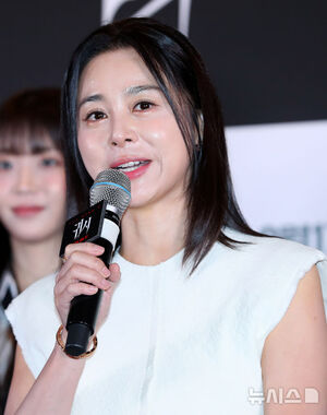 【フォト】ムン・チェウォン＆ MAMAMOOソラがホラー・クイーンに…「映画『鬼市』見てね」