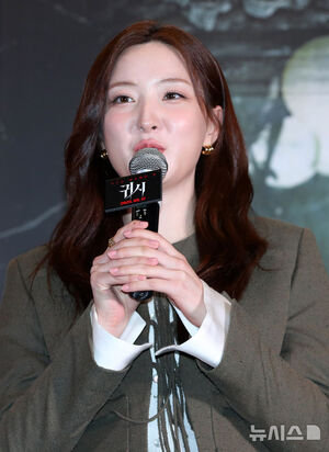 【フォト】ムン・チェウォン＆ MAMAMOOソラがホラー・クイーンに…「映画『鬼市』見てね」