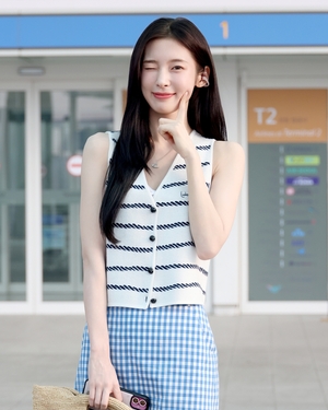 【フォト】OH MY GIRLアリン＆元LOONAチュウ、それぞれ異なるフライトコーデ…とにかくさわやか