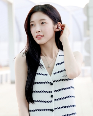 【フォト】OH MY GIRLアリン＆元LOONAチュウ、それぞれ異なるフライトコーデ…とにかくさわやか