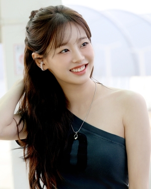 【フォト】OH MY GIRLアリン＆元LOONAチュウ、それぞれ異なるフライトコーデ…とにかくさわやか