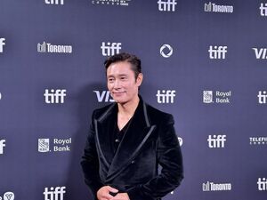 イ・ビョンホン、トロント国際映画祭で特別功労賞授賞