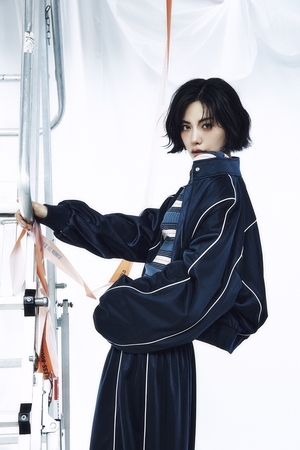 【フォト】ナナ、強烈＆洗練されたスタイルを提案…E.B.M秋キャンペーン公開