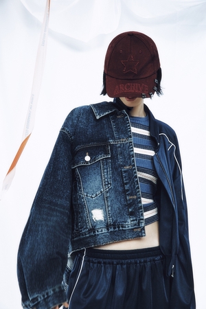 【フォト】ナナ、強烈＆洗練されたスタイルを提案…E.B.M秋キャンペーン公開