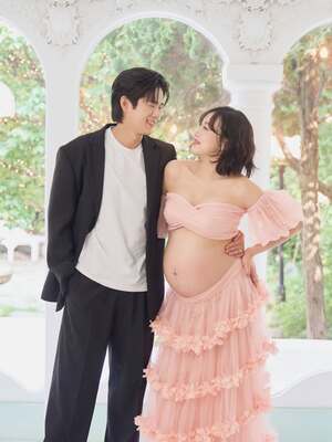 【フォト】ソン・ミンス＆イム・ララ　ピンクがかわいい臨月写真「双子だから幸せ4倍」