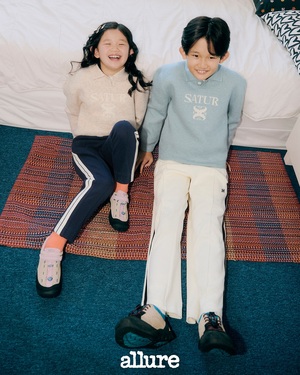 【フォト】「ファッションリーダーの一家」ポン・テギュ＆ハシシ・パク、さまざまなファミリーコーデを提案