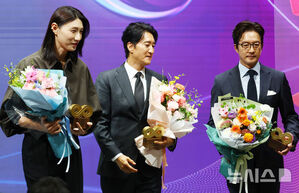 【フォト】ソウル市名誉市長に任命されたシン・ヒョンジュン＆チョン・ジュノ＆金軟景