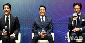 【フォト】ソウル市名誉市長に任命されたシン・ヒョンジュン＆チョン・ジュノ＆金軟景