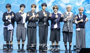 【フォト】IDID、ドキドキのデビュー先行公演