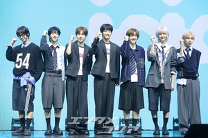 【フォト】IDID、ドキドキのデビュー先行公演