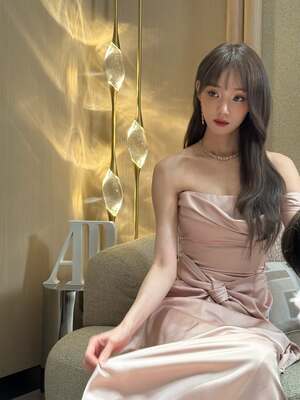 イ・ソンギョン、まるでお姫さまのよう…シルクのドレス姿が魅惑的