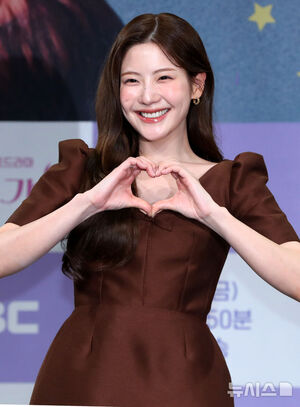 【フォト】チョ・アラム、愛らしいスタイル