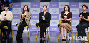 【フォト】チョ・アラム＆イ・ソンビン＆ラ・ミラン＆キム・ヨンデ、『月まで行こう』のキャストたち