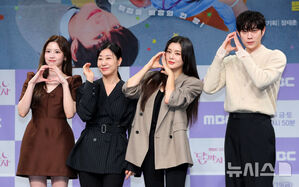 【フォト】チョ・アラム＆イ・ソンビン＆ラ・ミラン＆キム・ヨンデ、『月まで行こう』のキャストたち