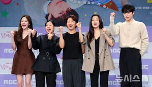 【フォト】チョ・アラム＆イ・ソンビン＆ラ・ミラン＆キム・ヨンデ、『月まで行こう』のキャストたち