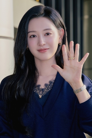 【フォト】日本へ向かうキム・ジウォン、輝くビジュアル