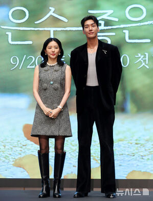 【フォト】イ・ヨンエ＆キム・ヨングァン、共助と恋の間で