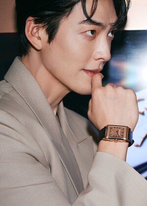 【フォト】キム・ウビン　他の追随を許さないビジュアル…クラシック・コーデの神髄