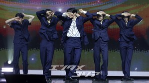 【フォト】新譜「LOST」を披露するLUN8