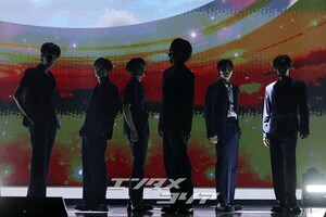 【フォト】新譜「LOST」を披露するLUN8