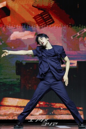 【フォト】新譜「LOST」を披露するLUN8