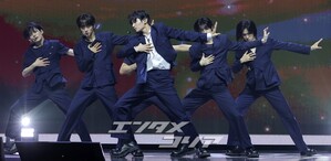 【フォト】新譜「LOST」を披露するLUN8