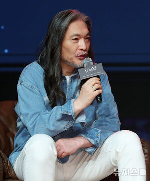 【フォト】デビュー40周年記念全国ツアー＆8thアルバム先行公開記者懇談会に臨むイム・ジェボム