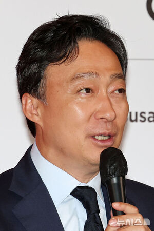 【フォト】釜山映画祭開幕作『仕方ない』記者懇談会