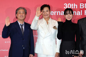 【フォト】釜山映画祭開幕作『仕方ない』記者懇談会