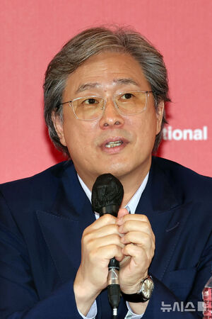 【フォト】釜山映画祭開幕作『仕方ない』記者懇談会