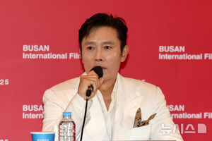 【フォト】釜山映画祭開幕作『仕方ない』記者懇談会