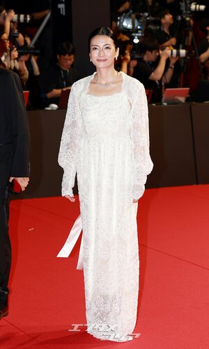 【フォト】柴咲コウ、純白ドレスで圧倒的オーラ＝釜山映画祭