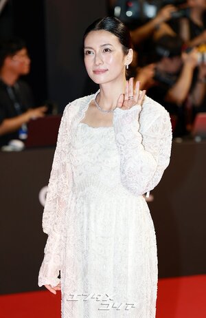 【フォト】柴咲コウ、純白ドレスで圧倒的オーラ＝釜山映画祭