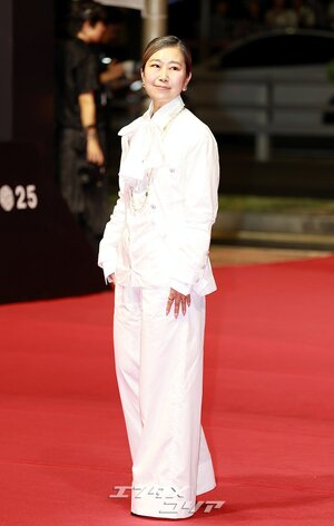 【フォト】『KPOPガールズ！　デーモン・ハンターズ』のマギー・カン監督登場＝釜山映画祭