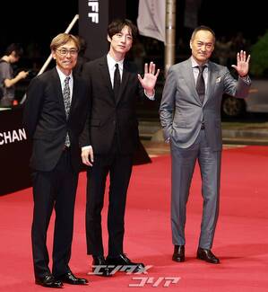 【フォト】渡辺謙＆坂口健太郎、そろって登場＝釜山映画祭