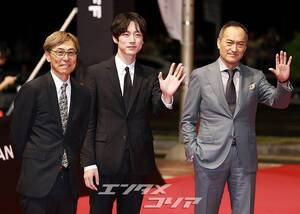 【フォト】渡辺謙＆坂口健太郎、そろって登場＝釜山映画祭