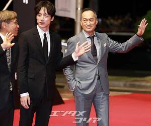【フォト】渡辺謙＆坂口健太郎、そろって登場＝釜山映画祭