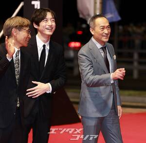 【フォト】渡辺謙＆坂口健太郎、そろって登場＝釜山映画祭