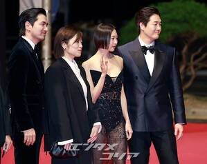 【フォト】ユ・ジテ＆クム・セロク＆イ・ジヌク「映画で会いましょう」＝釜山映画祭