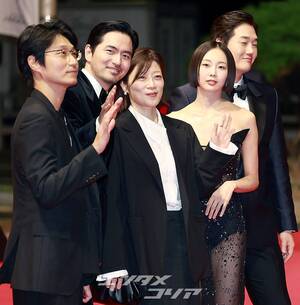 【フォト】ユ・ジテ＆クム・セロク＆イ・ジヌク「映画で会いましょう」＝釜山映画祭