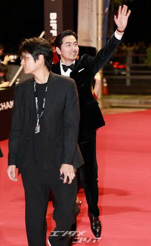 【フォト】ユ・ジテ＆クム・セロク＆イ・ジヌク「映画で会いましょう」＝釜山映画祭