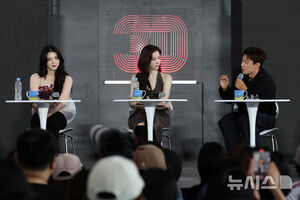 【フォト】オープントークを終えた『プロジェクトY』ハン・ソヒ＆チョン・ジョンソ＆OH MY GIRLユア＝釜山映画祭