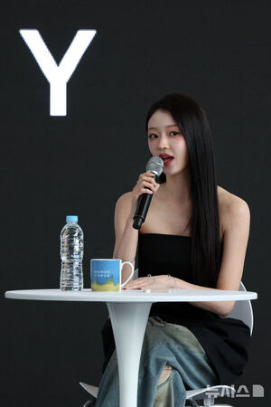 【フォト】オープントークを終えた『プロジェクトY』ハン・ソヒ＆チョン・ジョンソ＆OH MY GIRLユア＝釜山映画祭